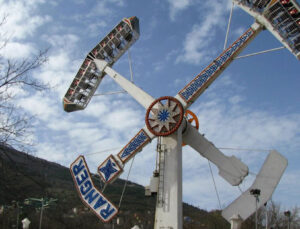 Lunaparkta feci kaza! Genç kızın durumu ciddi!