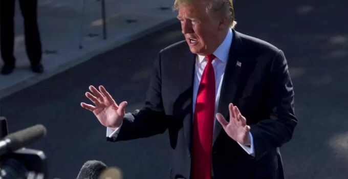 Trump ticaret savaşlarına yeni bir sektörü dahil etti