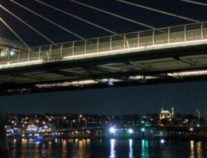 Haliç Metro Köprüsü’nden denize düşen kişi kayboldu