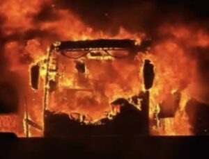 Hatay’da yanan yolcu otobüsü küle döndü