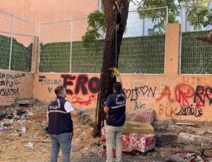 Köpeğini gezdiren adam, ağaçtaki intihar girişimini engelledi