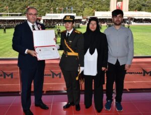 Şehit Ömer Halisdemir’in kızı teğmen oldu