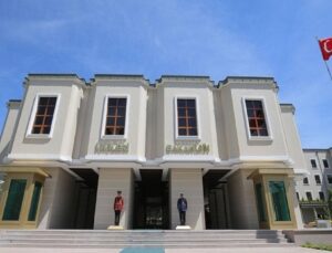 27 mülki idare amiri birinci sınıf mülki idare amirliğine yükseltildi