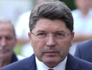 Adalet Bakanı Tunç’tan, belediyelere yönelik yolsuzluk soruşturmaları ve suça sürüklenen çocuklarla ilgili açıklama