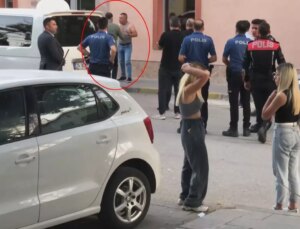 Kızlarının önünde boğazına bıçak dayadı, polisler güçlükle ikna etti