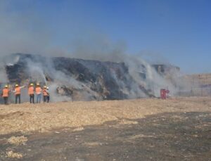 Mardin’de istiflenen mısır balyaları alev aldı