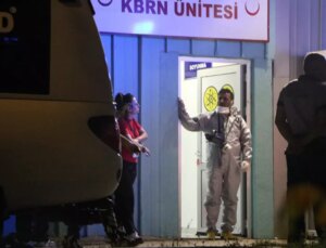 Otomobildeki şüpheli madde zehirledi: 9 polis hastaneye kaldırıldı