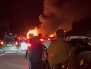 Yalova’da seyir halindeki TIR alev aldı