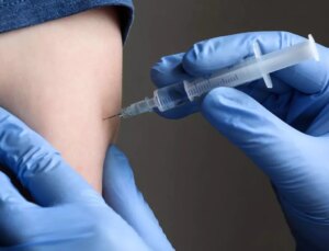 Bakanlık harekete geçti! 3 milyon doz aşı alınacak