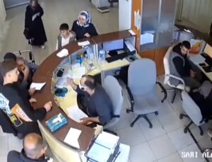 Devlet hastanesinde skandal: Engelli hastaya "Yobaz" dedi, oğluna kalem fırlattı