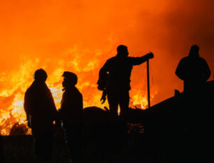 Elmadağ’da geri dönüşüm fabrikasında yangın