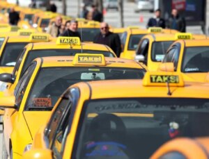 İBB, ihalesini gerçekleştirdiği 250 taksi plakasından 63’ünü sattı