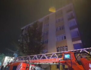 Kadıköy’de 5 katlı binada yangın paniği!