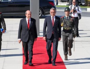 KKTC’de Erhürman görevine başladı! İlk mesajında Rumlara mesaj verdi