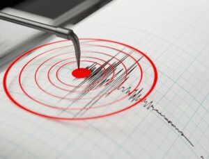 Muğla’da korkutan deprem! Çevre illerde de büyük panik yaşandı