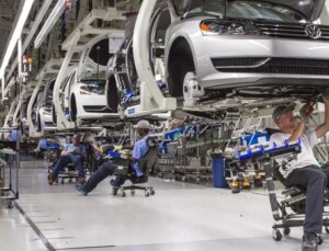 Türkiye’de yok satıyor! Alman otomotiv devi 2 modelin üretimini durduruyor