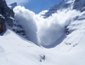 Alp Dağları’nda çığ düştü: 5 kişi hayatını kaybetti
