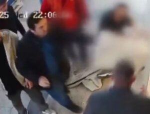 Boşanma aşamasında… Engellemeye çalıştılar… Görenlerin kanı dondu!