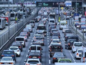 Motorine bu gece yarısı 2 lira 44 kuruş indirim geliyor