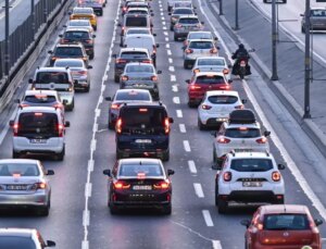 Motorine gece yarısı 2 lira 44 kuruş indirim geldi