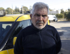 Taksiciyi darbedip bıçakladılar: 3 gözaltı