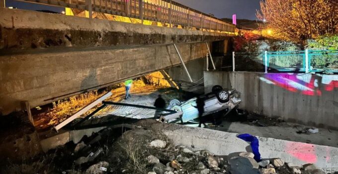 Tunceli’de otomobil dereye uçtu; uzman çavuş hayatını kaybetti