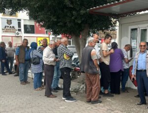 Yarı fiyatına satılıyor! Rakamı duyan koştu, metrelerce kuyruk oluştu