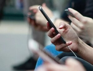 Yurt dışından cep telefonu getirecekler dikkat! IMEI kayıt ücretlerinde büyük artış