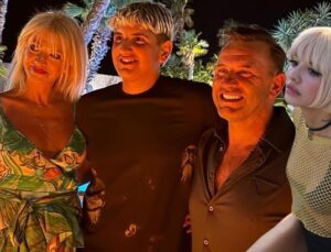 17 yıllık evliliklerini bitirmişlerdi! Paris'te bir araya geldiler