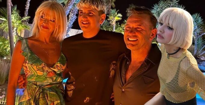 17 yıllık evliliklerini bitirmişlerdi! Paris'te bir araya geldiler