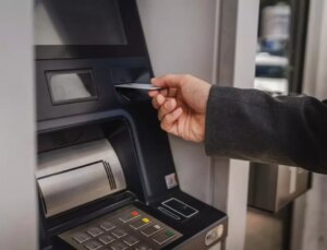 70 yıllık dev banka 51 şubesini kapatıyor