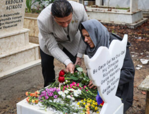 800 bin TL’lik ağlatan tazminat! Mezar taşına sarıldılar…