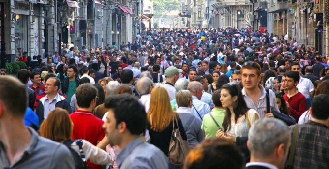 Acil müdahalede yeni dönem: Havaalanları ve AVM’lere otomatik şok cihazı geliyor