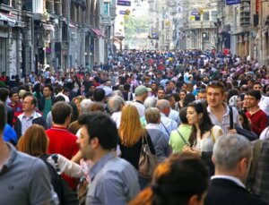 Acil müdahalede yeni dönem: Havaalanları ve AVM’lere otomatik şok cihazı geliyor