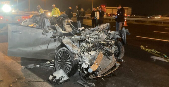 Ankara’da otomobil, TIR’a arkadan çarptı: 2 ölü, 1 yaralı