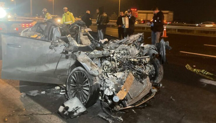 Ankara’da otomobil, TIR’a arkadan çarptı: 2 ölü, 1 yaralı