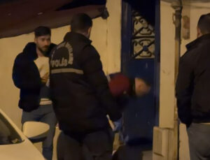 Anne çocuğun ağzını bantlayıp darp ettiler! Evde gasp dehşeti!