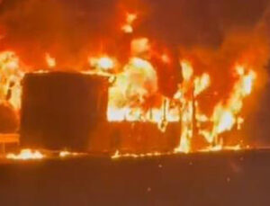 Arnavutköy’de İETT otobüsü alev alev yandı