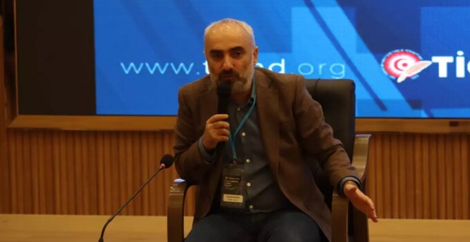 İsmail Saymaz: Sosyal medya gazeteciliği dönüştürdü, sürecin kurbanı gazeteler oldu