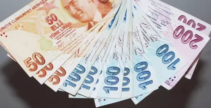 Kamuda yönetici ve uzman personele 30 bin liralık seyyanen zam telifi geri çekildi