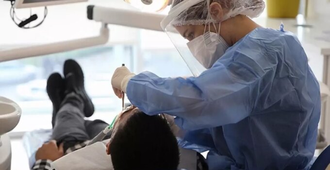 Meclis’e sunulan ücretsiz implant tedavisi için 2 şart var