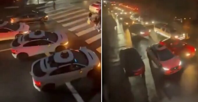 Şehirde büyük kaos! Otonom araçlar bir anda durdu, trafik kilitlendi