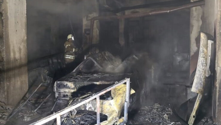 Sultanbeyli’de boya kaporta dükkanı yandı; 4 araç küle döndü