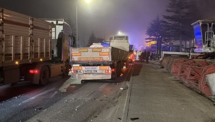 TIR ile servis minibüsü çarpıştı: 9 yaralı