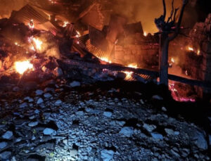 Yanan ev çöktü! Yürek yakan arama!