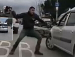 Yol verme kavgasında kask ile saldırdı!