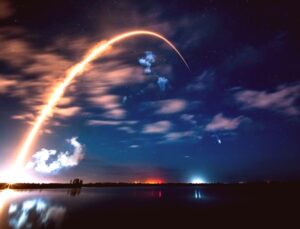 SpaceX Roketi Lityum Bulutuyla Üst Atmosferi Kirletti