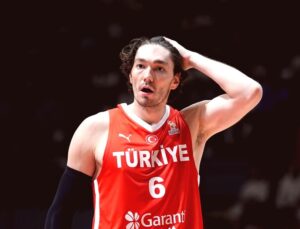 12 Dev Adam Sırbistan’ı Deplasmada Devirdi: FIBA 2027 Yolunda Liderlik Sürdü