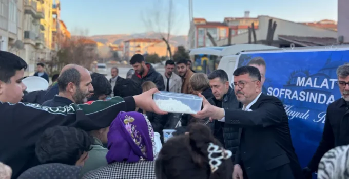 Veli Ağbaba Hidayet Mahallesi’nde Vatandaşlarla İftar Sofrasında Buluştu