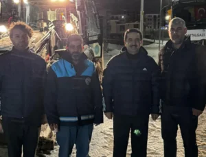 Başkan Taşkın Kışla Mücadele Ekiplerini Gece Yarısı Ziyaret Etti